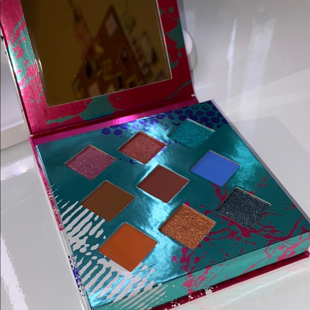 Hank and Henry Living in Color Eyeshadow Palette